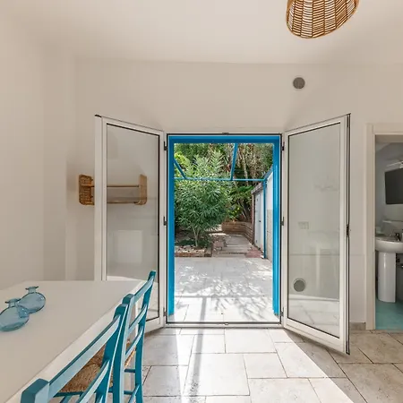 The Window On The Sea شقة *