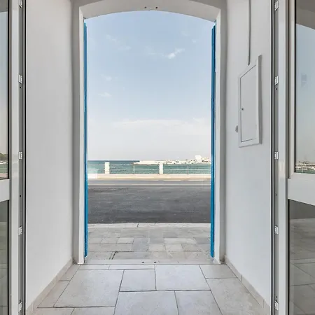 The Window On The Sea شقة *