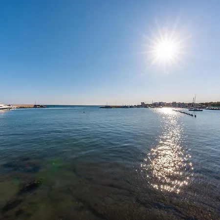 Апартаменты The Window On The Sea
