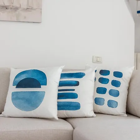 The Window On The Sea * باري