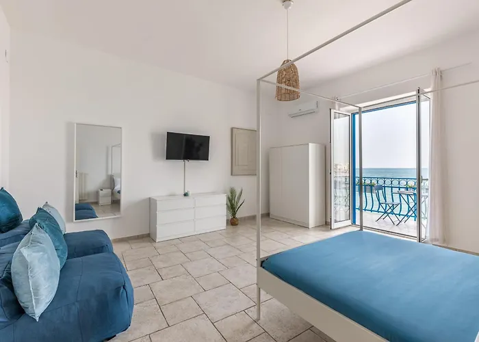 Апартаменты The Window On The Sea