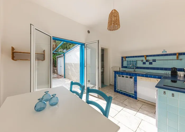 The Window On The Sea * Бари