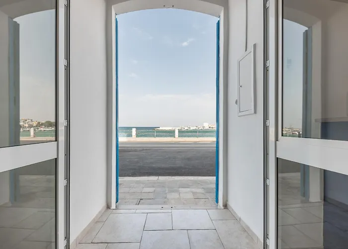 The Window On The Sea Апартаменты *