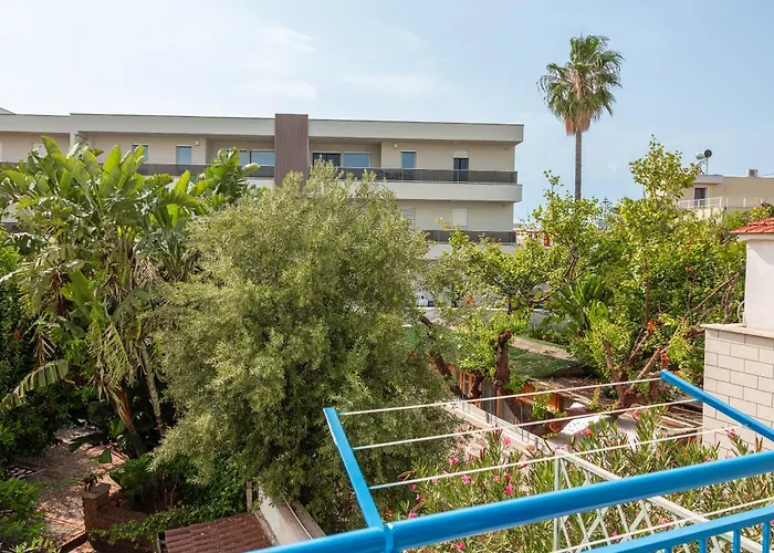 Апартаменты The Window On The Sea *