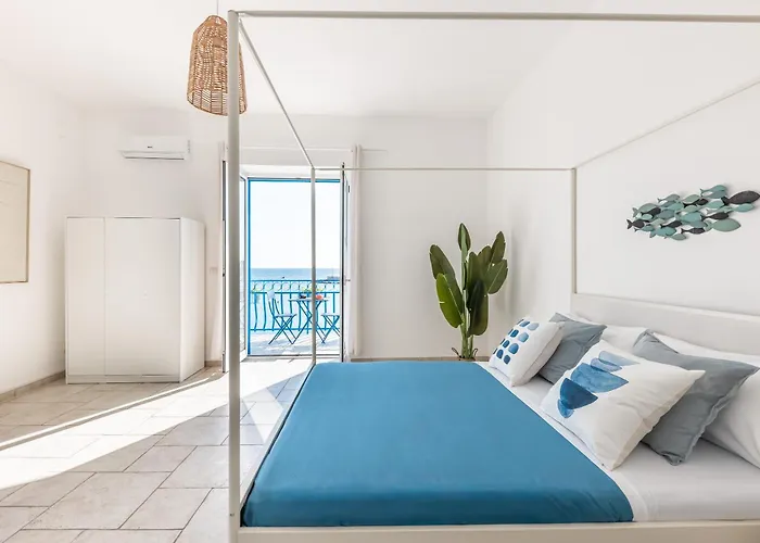 The Window On The Sea Апартаменты Бари